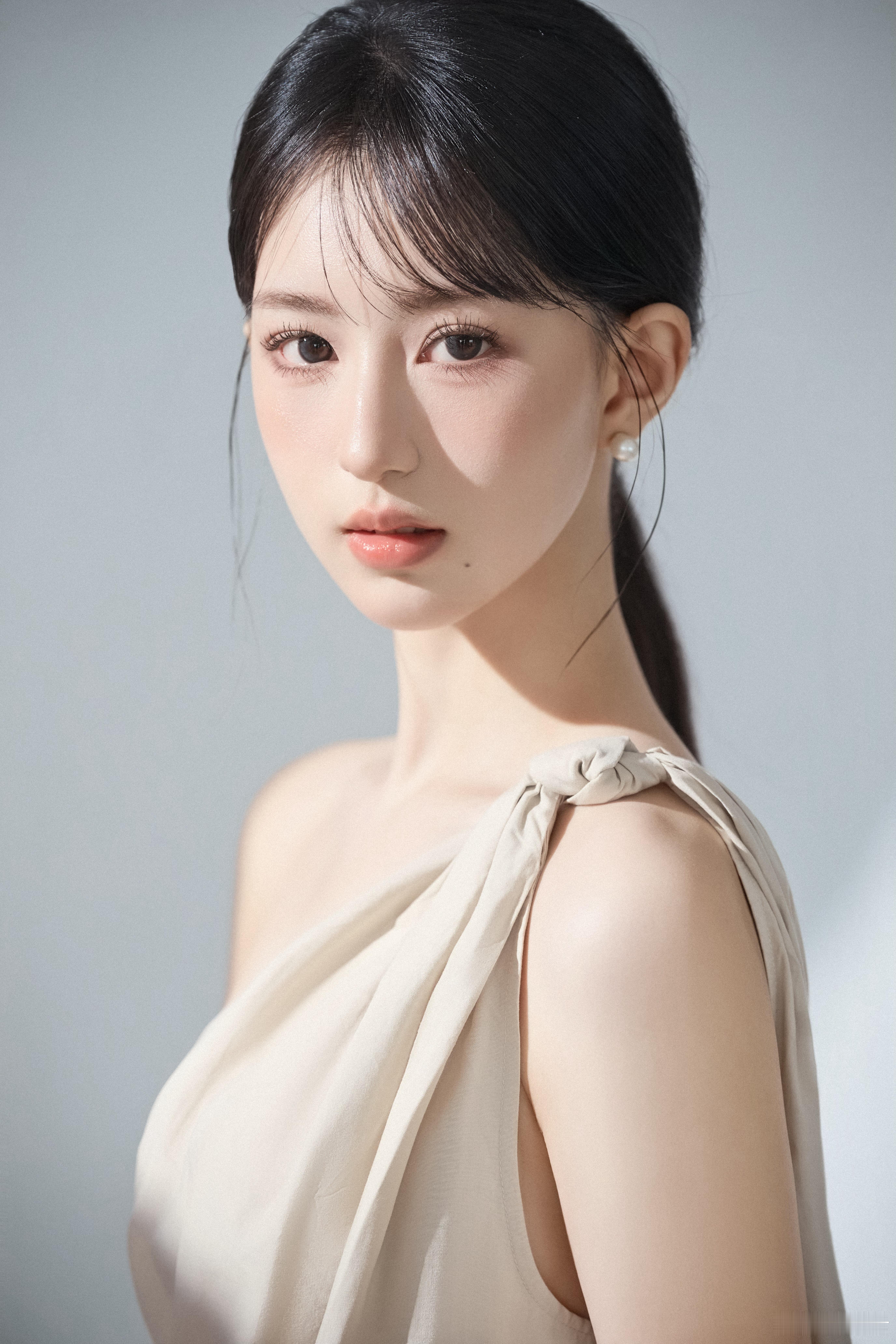 清冷感肖像出镜  