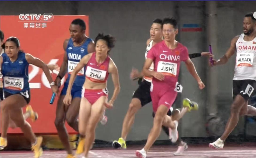 亚运会：🇨🇳中国队顺利晋级田径混合4x100米接力决赛！
今天是亚运会田径的