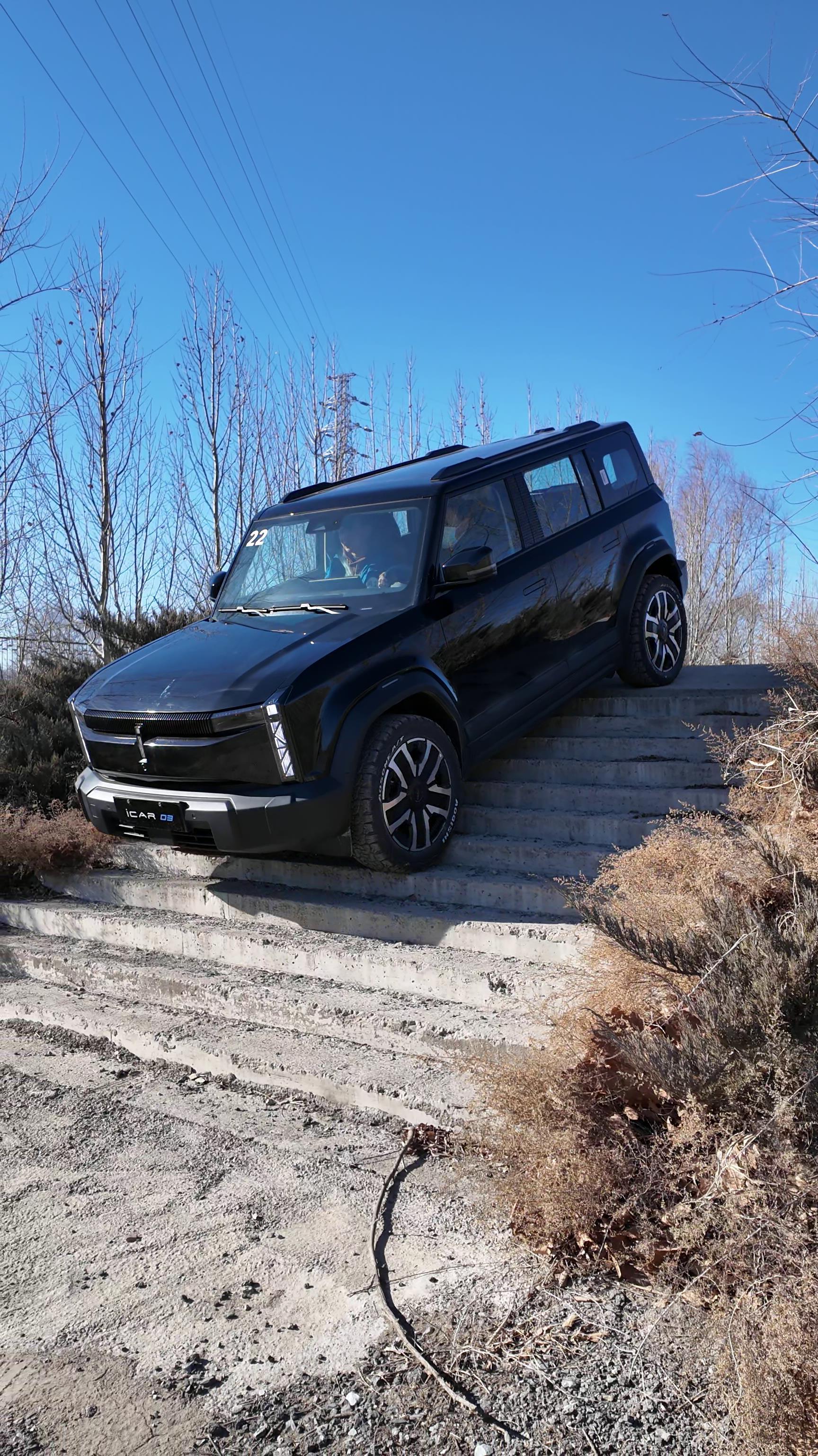 icar03，奇瑞的纯电方盒子，12.98到18.58万的预售价，亮点是铝合金车