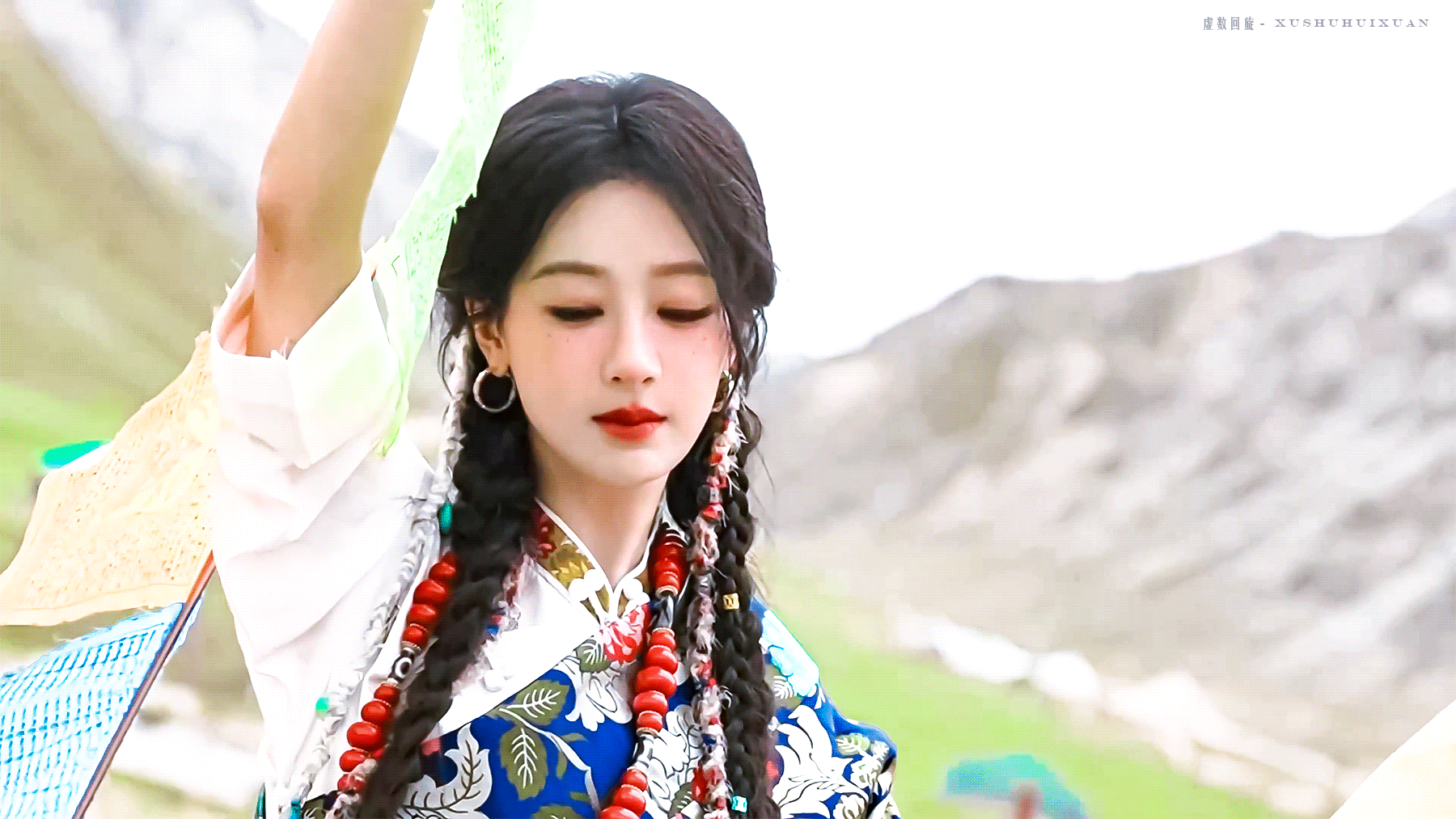 杨紫  青春里隐藏的爱意，我们未来慢慢说。