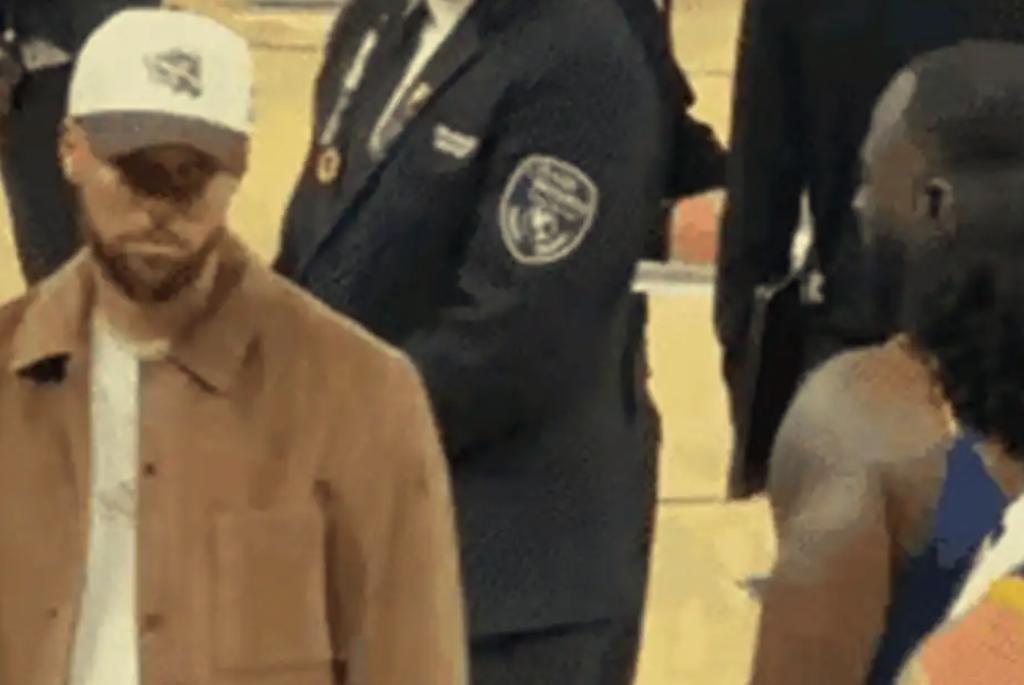 你就在那里叨叨，我啥也不说我就看着你，都说想刀一个人的心是藏不住的，看完库里凝视