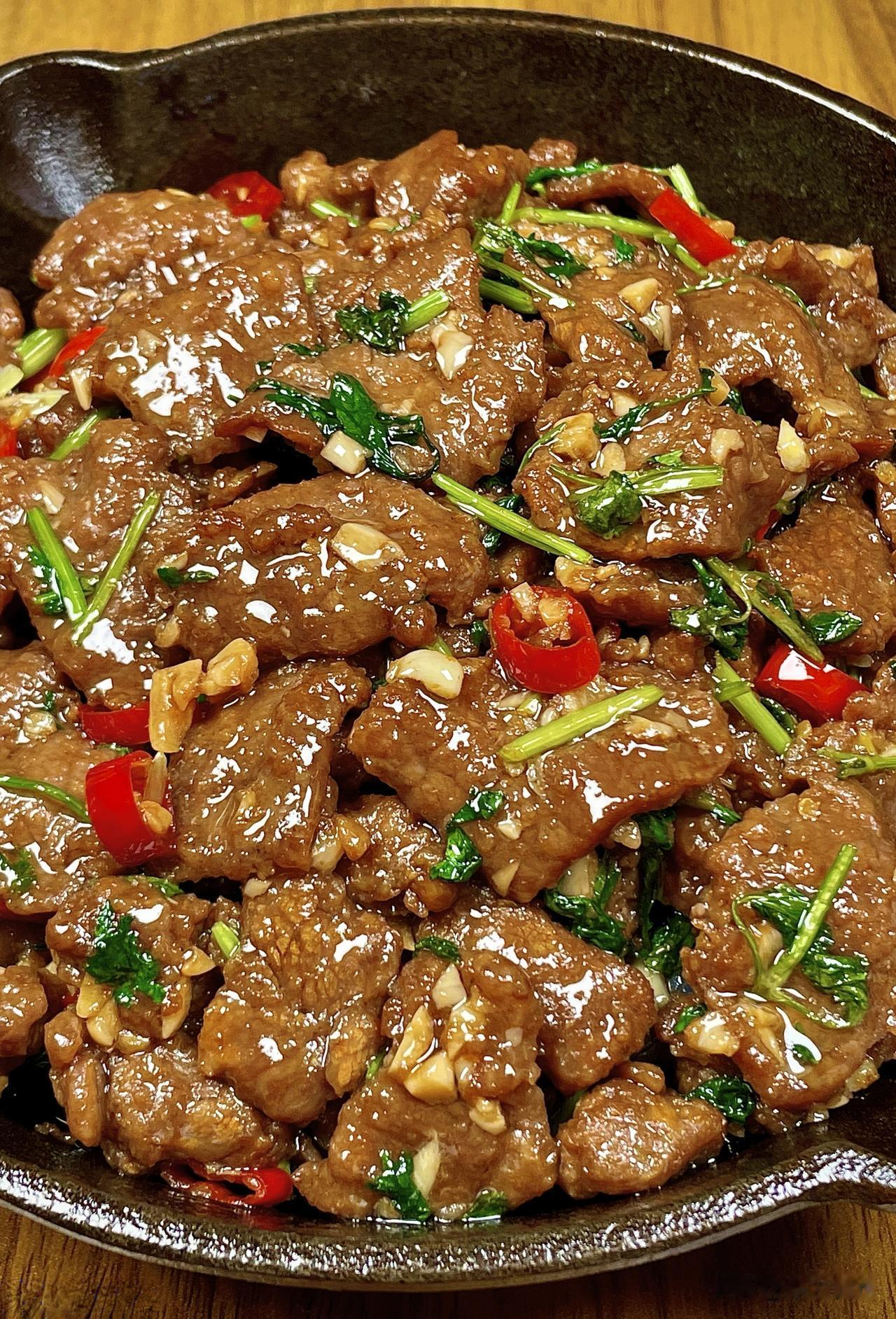 炒肉总发硬塞牙？一勺小苏打搞定，猪肉牛肉鸡肉全适用，滑嫩爆汁
 
相信很多人做饭