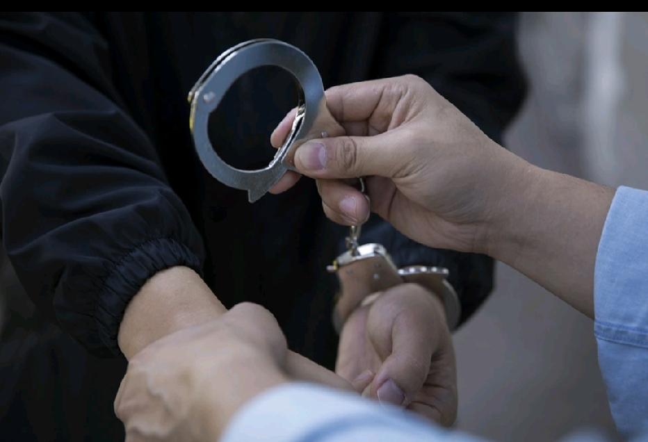 盗窃上万烟酒会被判刑吗我觉得盗窃上万元烟酒必须要判刑。在我们和谐社会就不允许有盗
