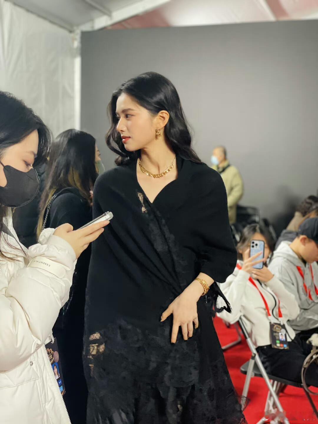 能量善藏，魅力内收的女明星，越长越有味道。 ​​​