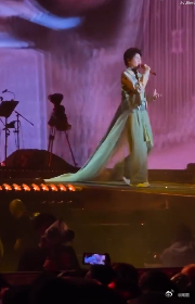 孙楠唱藏海传主题曲孙楠演唱会听到藏海传主题曲了 现场聆听孙楠演唱藏海传主题曲，开