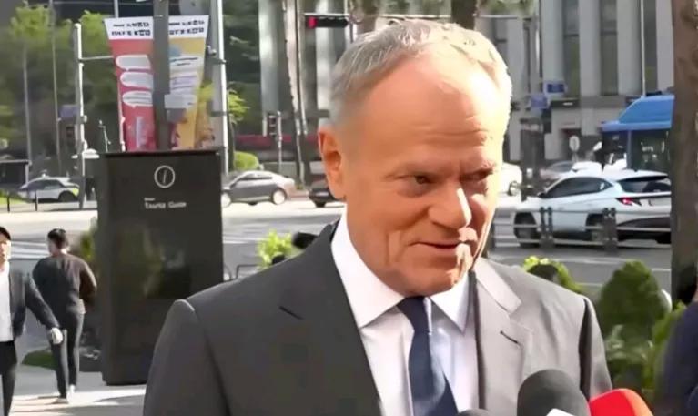 图斯克宣布，波兰将斥巨资购买韩国武器。

韩联社报道，当地时间13日，正在首尔进