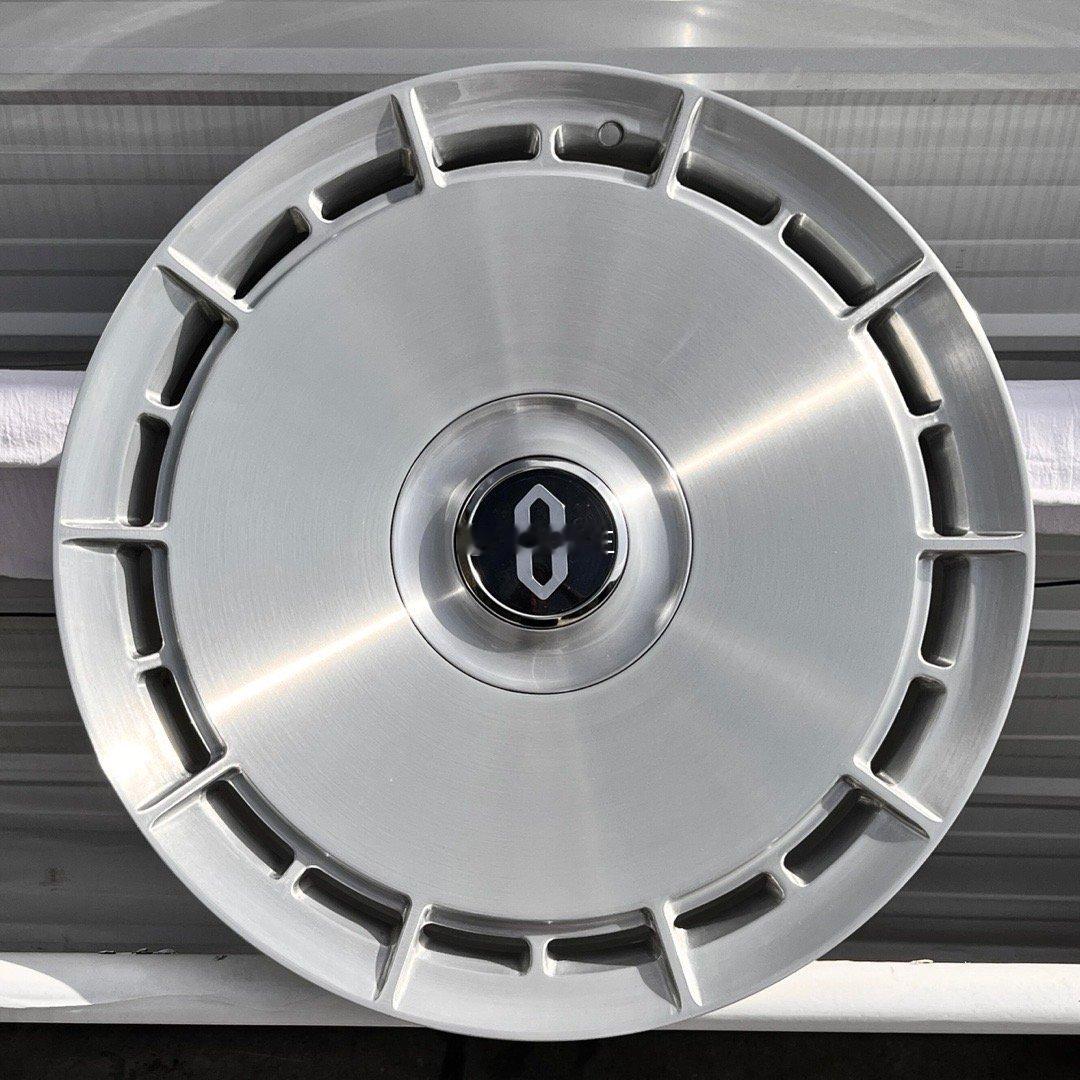 “风格不被定义 我爱即是高级”TLFW 𝐅𝐎𝐑𝐆𝐄𝐃 华为问界个性化