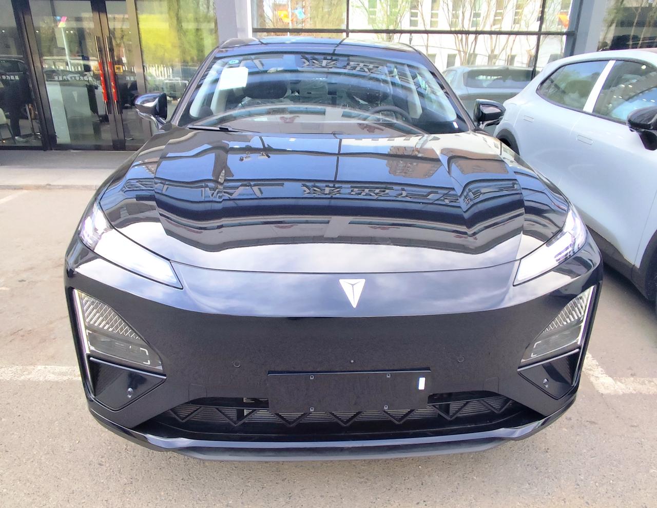 华为激光版《深蓝S07》一观
   长安深蓝汽车旗下，一款华为乾崑激光智驾版焕新