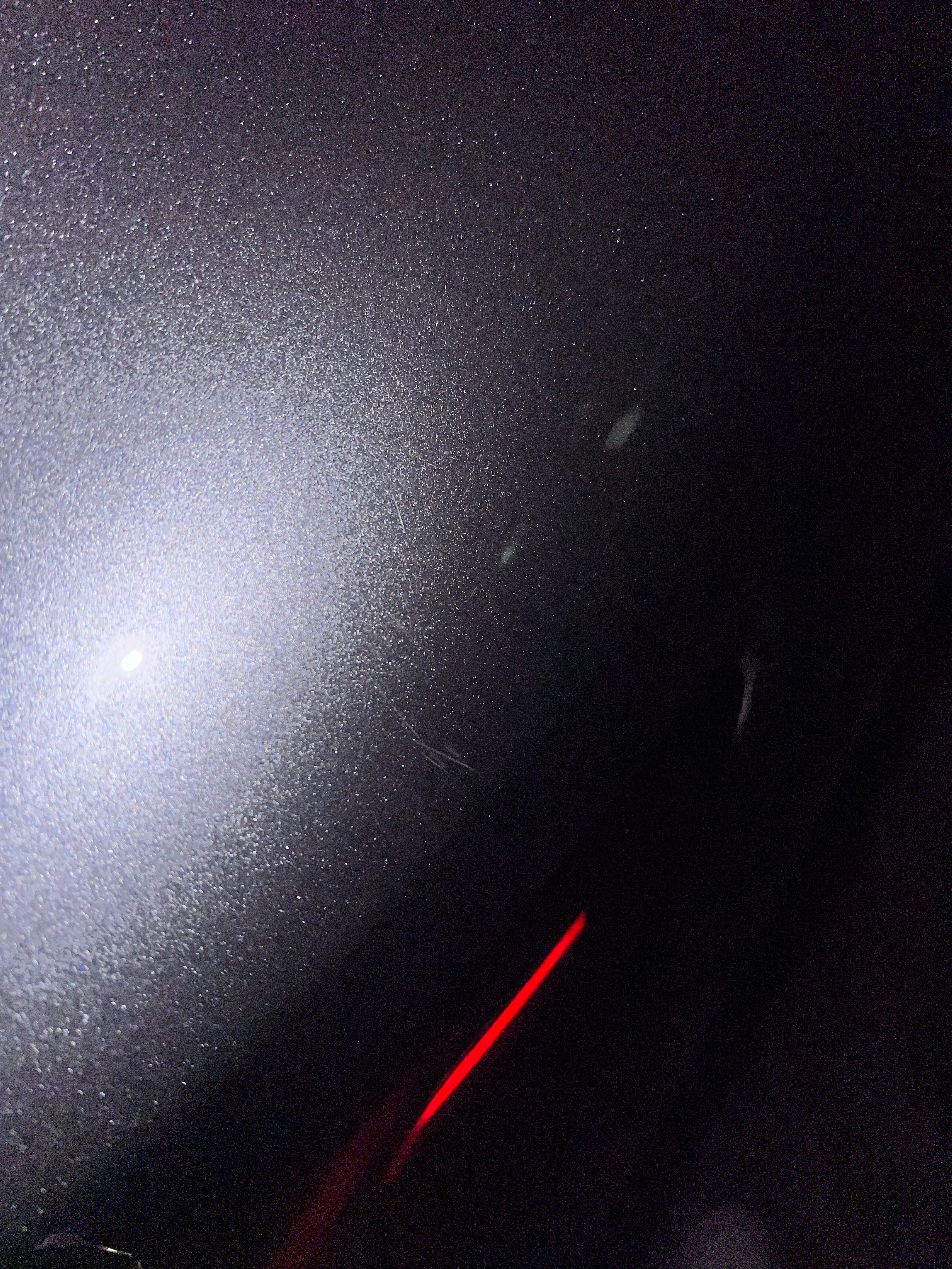 我突然发现一个问题，有些车上的行车记录仪只有前方视角的，就不太行，我觉得最起码要