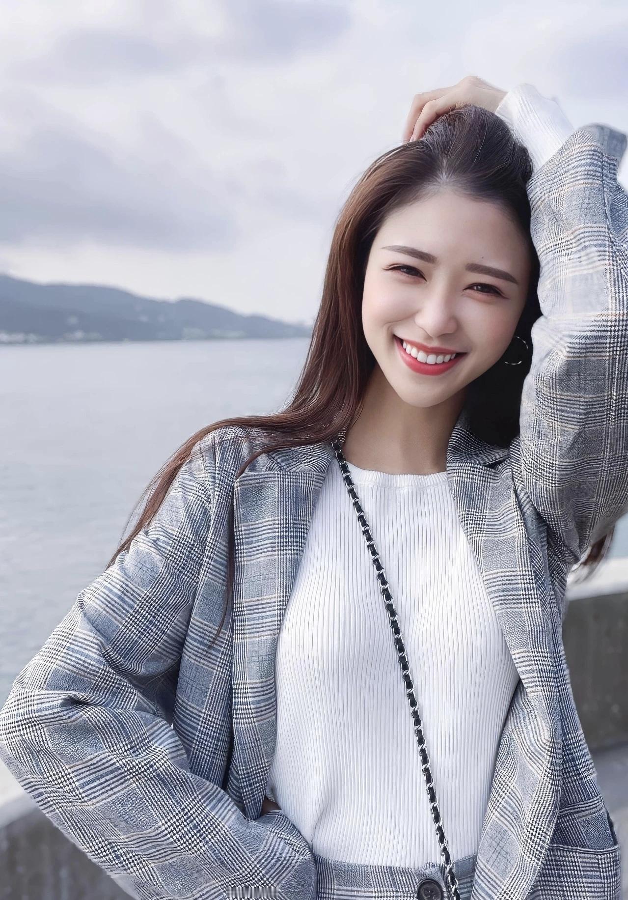 在海边捕捉到一份松弛感，风是甜的，心情也是～