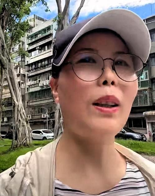 小杨阿姨, 汪家服务, 过了十年, 提出辞职, 不再受雇, 众人都在, 议论纷纷