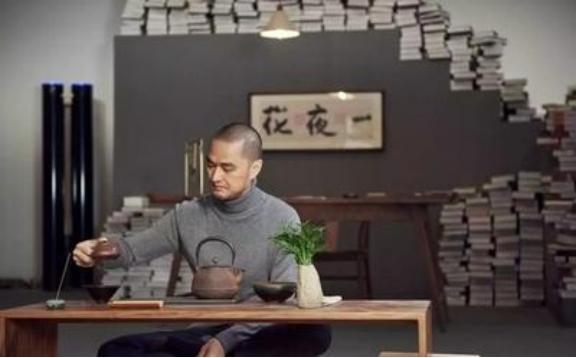 “身价上亿”的北京协和医学博士冯唐，语出惊人：“如果不想得癌，少得癌，特别是女生