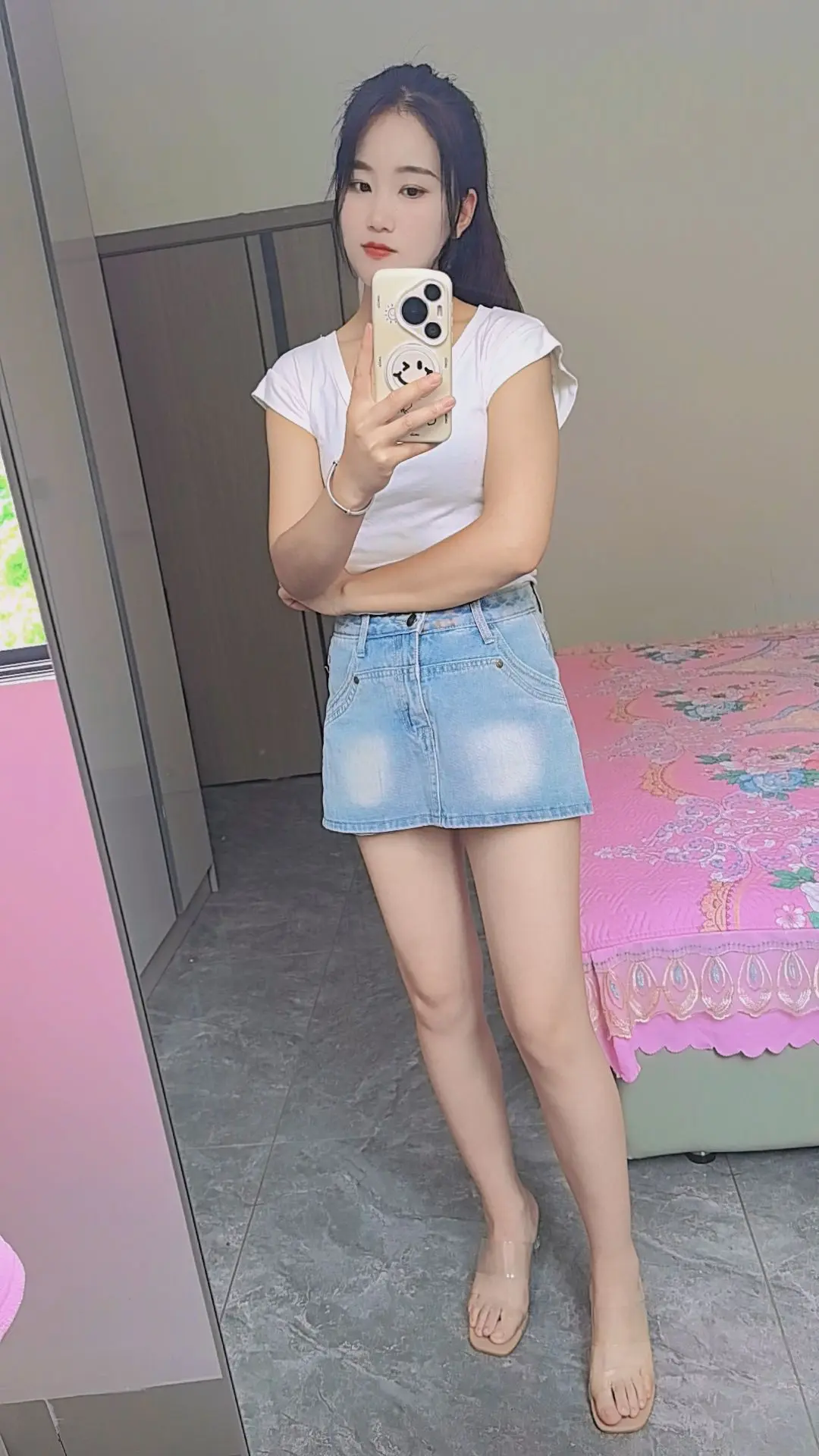 如果男人没有经济来源 就算人品在好 在顾家在能干 在别人眼里也是一文不...