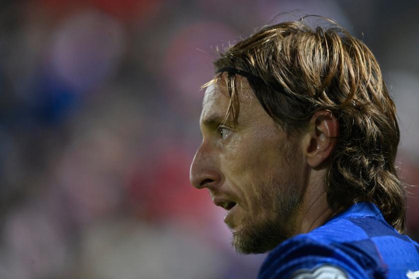 克罗地亚在里耶卡以3比1战胜法罗群岛，锁定小组第一，直接晋级明年世界杯。这场比赛