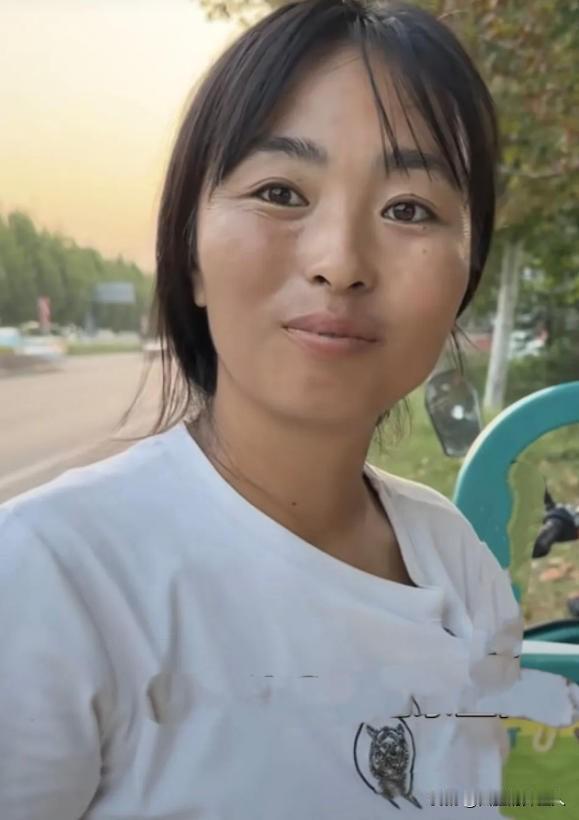 2021年冬天，河南商丘，90后女子22岁嫁人，生俩孩子，大伯哥因故不幸离世。谁