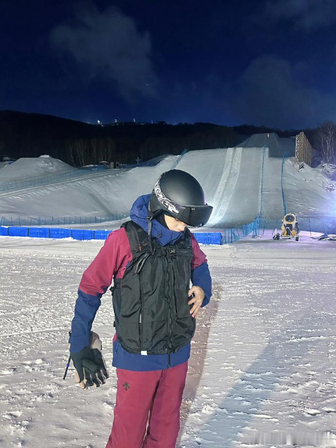 姚琛加盟我家那小子 谁懂啊家人们！以前只知道他舞台炸，没想到私底下是个“极限狂魔