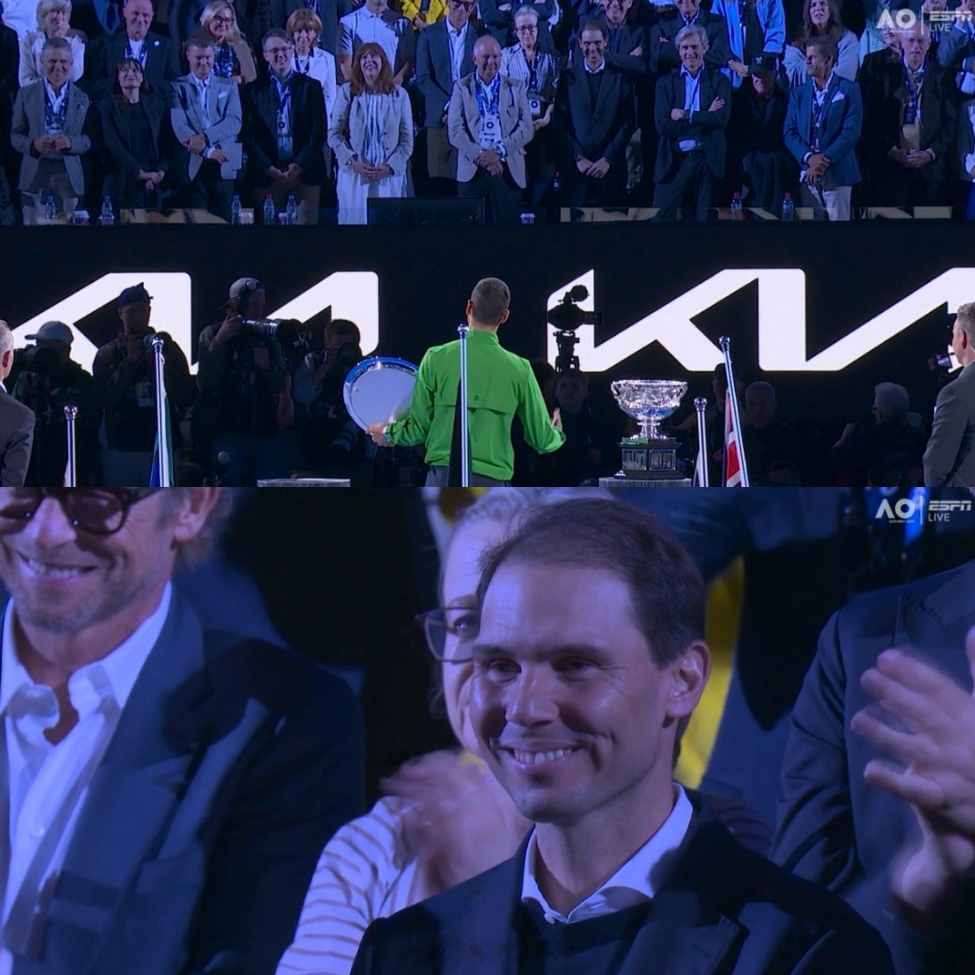 澳网2026 在澳网决赛输给阿尔卡拉斯后，德约科维奇对纳达尔说道：“我想和坐在看