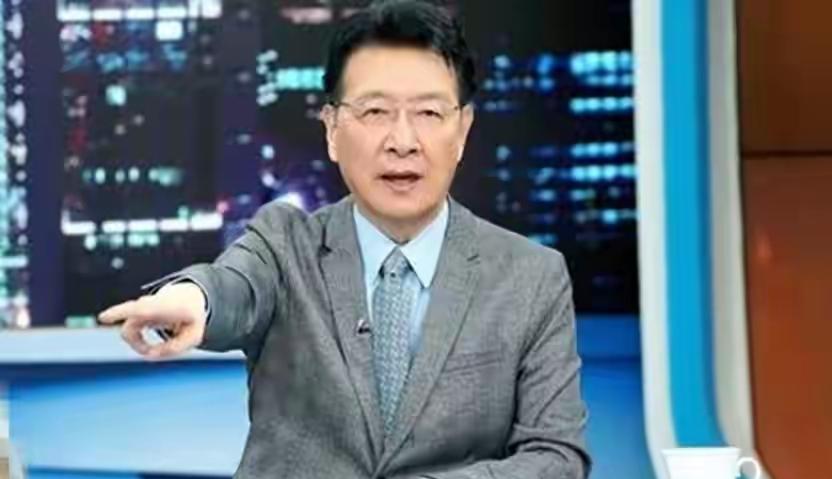 赵少康还有脸叫屈，说从大陆到台湾网上都在骂赵少康，可赵少康还觉定自己是一片好心，
