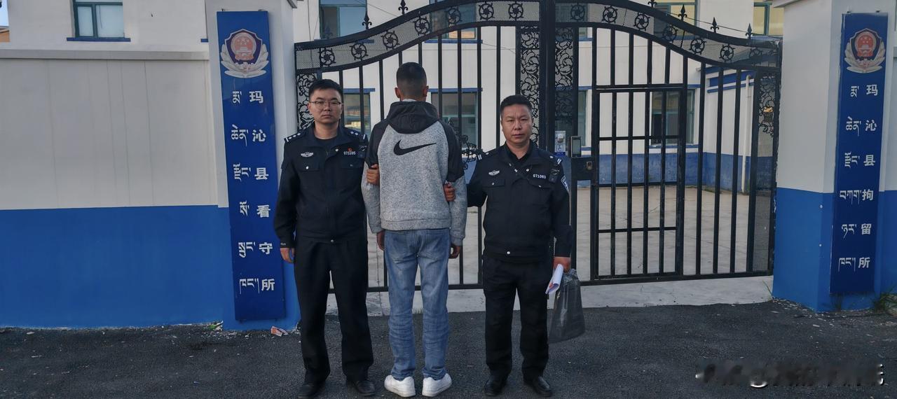 青海这名男子栽在居民家装的监控上了！

翻墙入室、东翻西找，结果啥也没偷着。你以