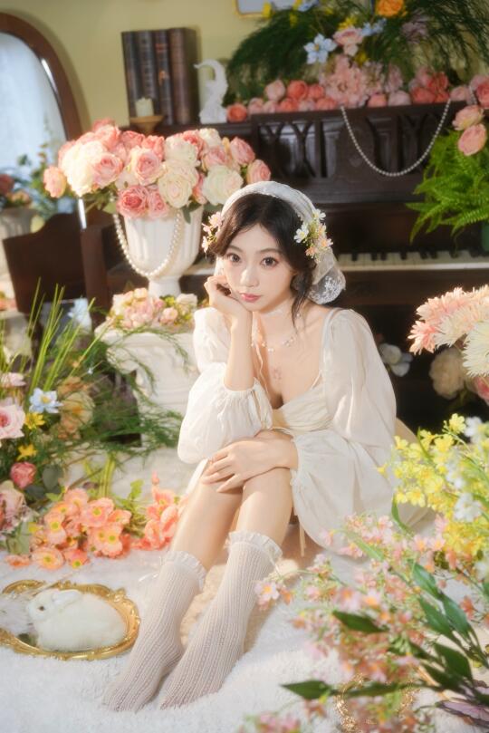 谁懂这组夏日花房少女的含金量！满满氛围感