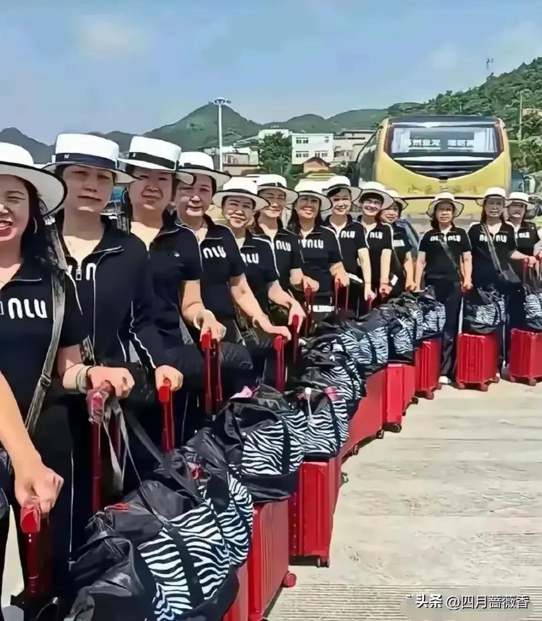 看到这张图，羡慕嫉妒恨没用，要怪只能怪自己没本事，没有退休金，也没有闲钱，一个月