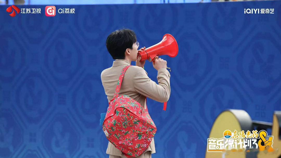 刘宇宁空气投篮杀死比赛周深黄子弘凡看刘宇宁空气投篮的反应这波临场小彩蛋太绝，没有