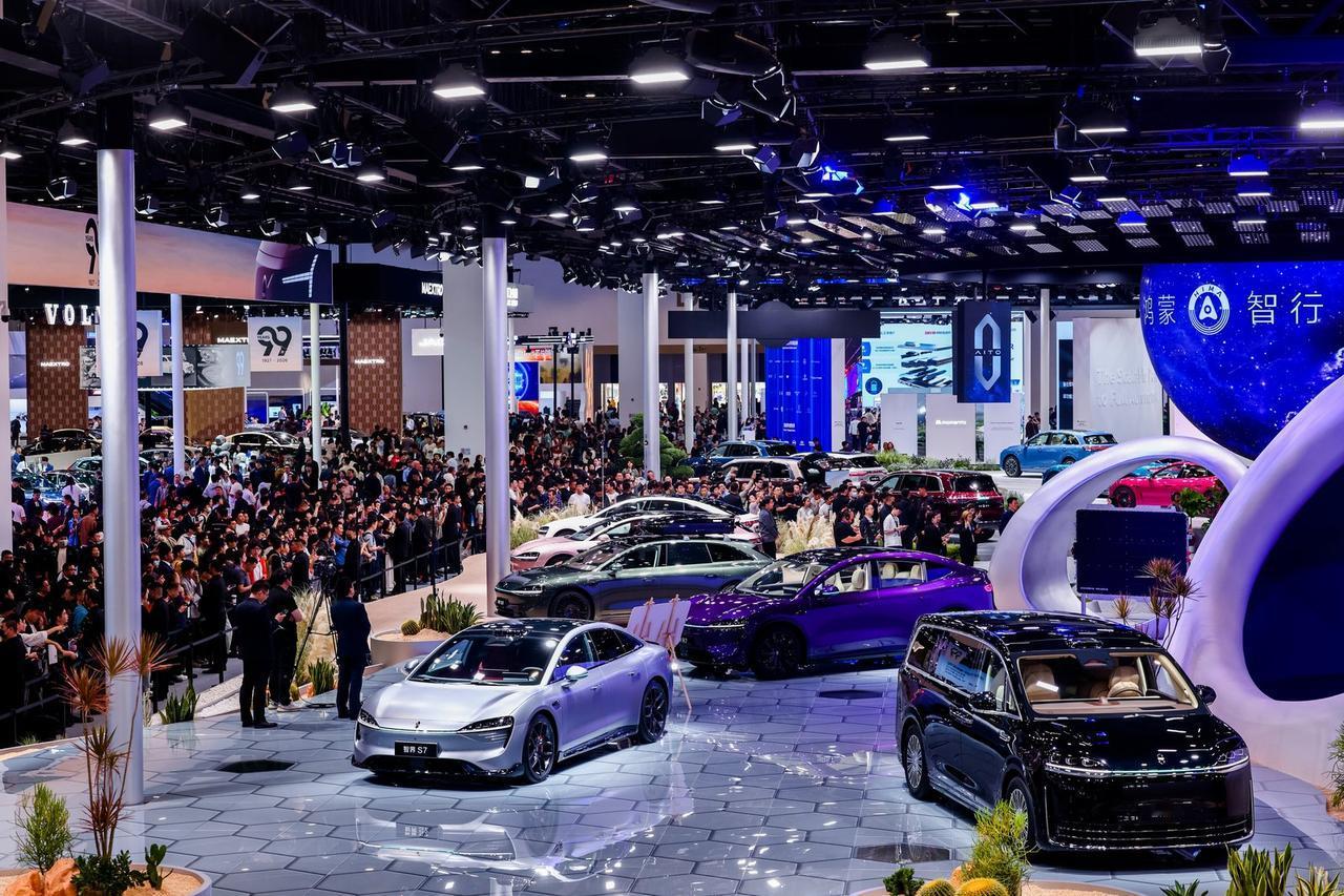 五界协同筑体系，鸿蒙智行引领中国汽车全球化浪潮
2026北京车展，鸿蒙智行携问界