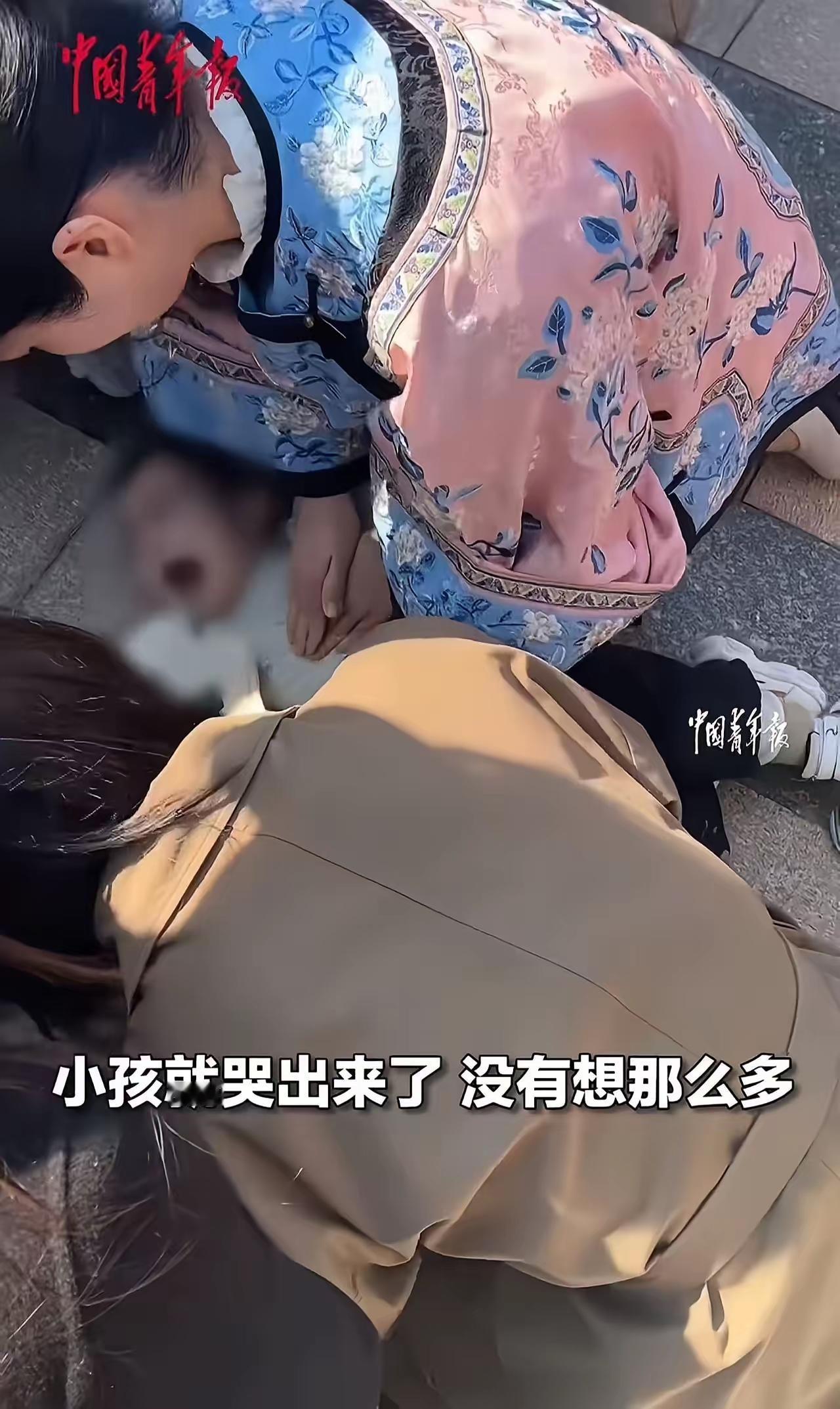 这下好了，不仅徐州，全国都知道女护士高云仙了！
“救命啊，救命啊，有没有医生啊…