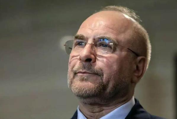 伊朗背后果然有高人，直接抛出了一个让人意想不到的举动

伊朗放着美国不追责，反倒