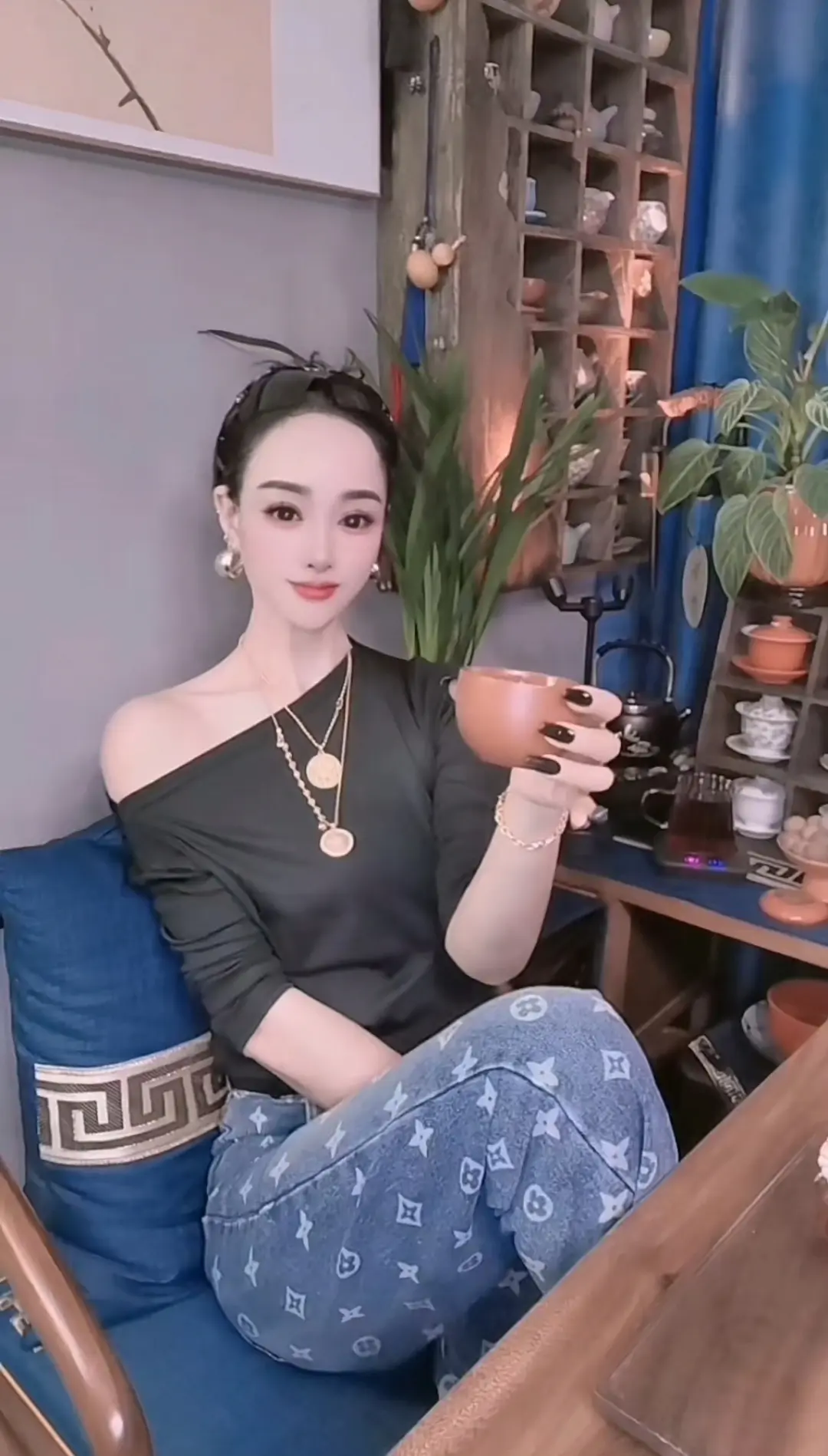 没办法，姐永远年轻，永远骂人好听