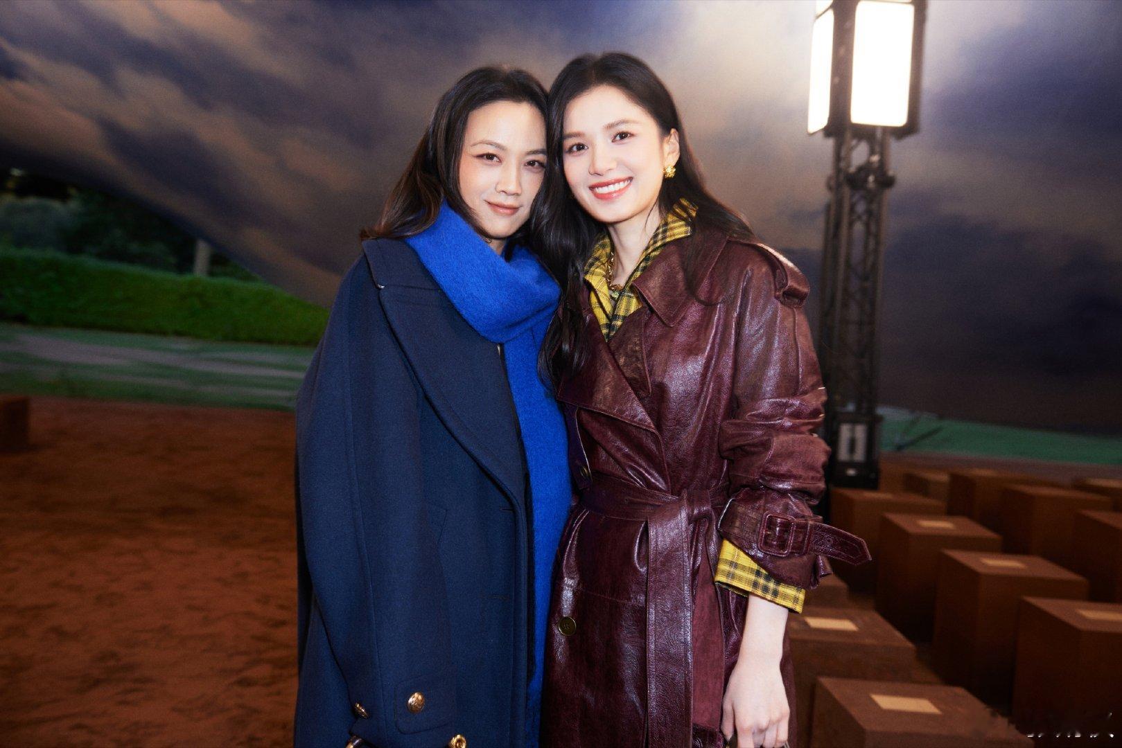 汤唯张婧仪同框照张婧仪晒汤唯秀场合照张婧仪晒汤唯秀场合照，好好看，好看爱看 ​​