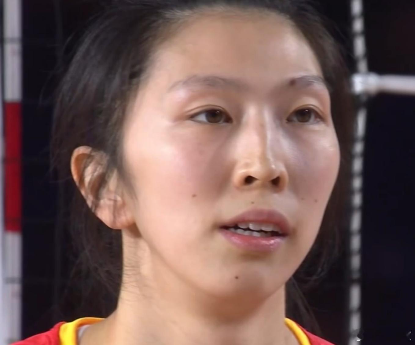 国际排坛动态女排世锦赛中国vs墨西哥就是和之前泰国女排友谊赛一样的首发，VNL队