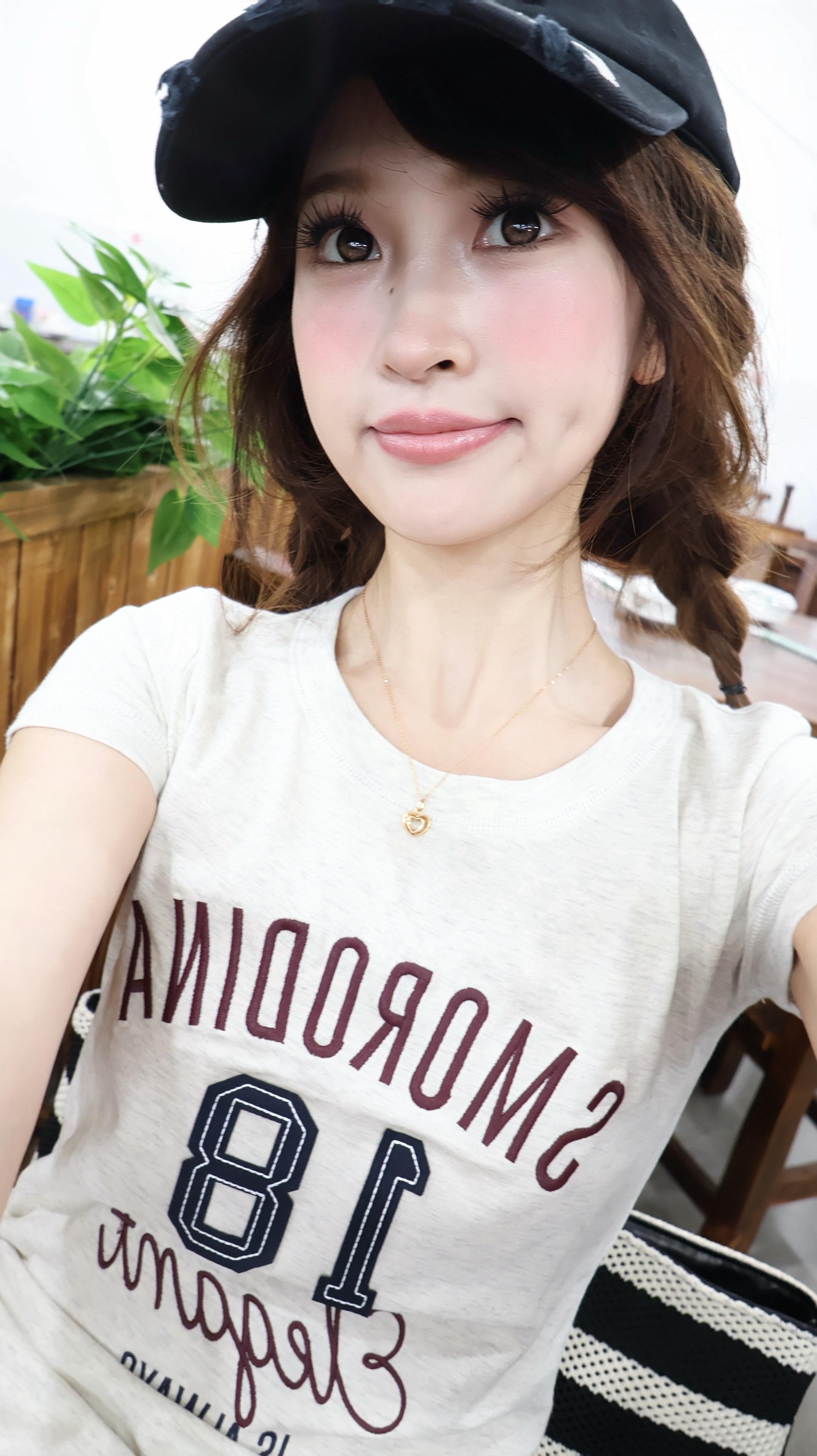 Angel user（天使用户）自拍照生成中...