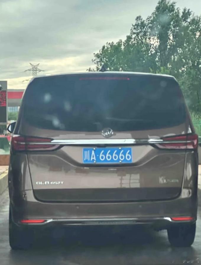 川娃子们！这是不是川A最牛车牌？[坏笑] ​​​