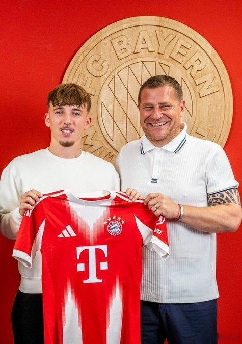 🗣️馬克斯·埃貝爾談倫納特·卡爾時：“我認為他最大的優勢在於從不過度思考。他只