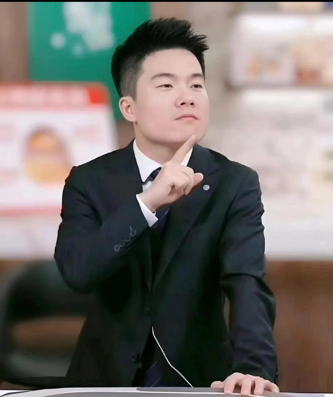 喜欢董宇辉跟学历有关系吗?
真没关系。
 
喜欢董宇辉的人，
大多不是因为他学历