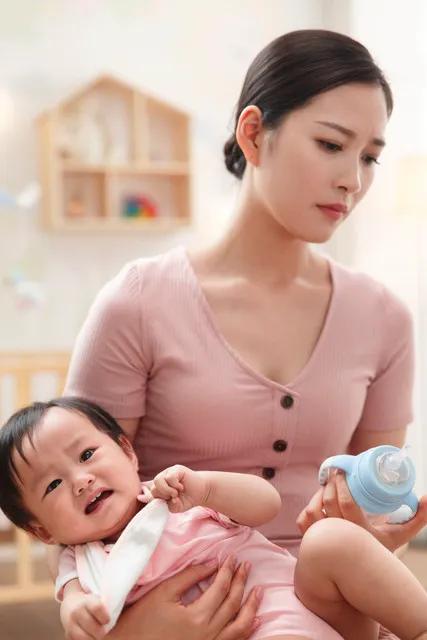 如果一家人决定好吃完饭一起出去玩，时间不早了，结果妈妈急急忙忙想洗好碗打扫好厨房