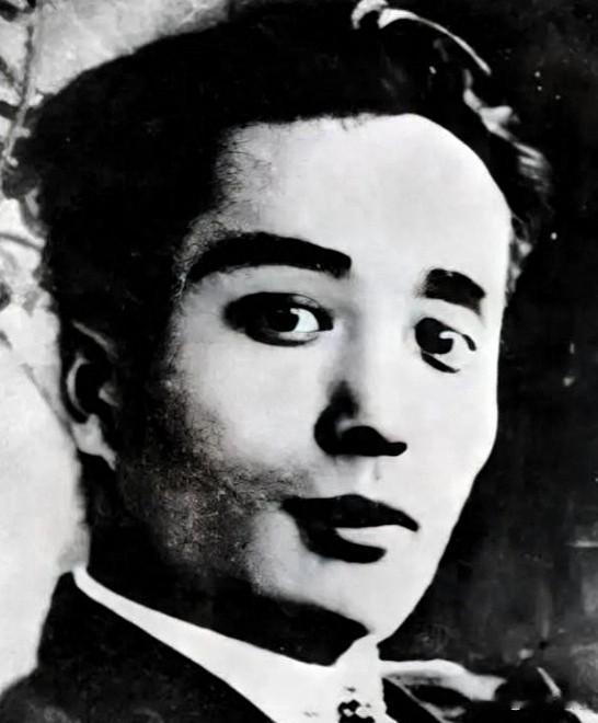 钱壮飞是我党隐蔽战线“龙潭三杰”之一，1896年生于浙江湖州，学医出身，潜伏在国