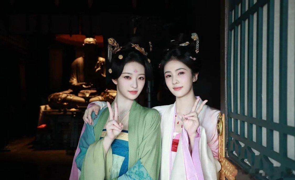 原以为《莫离》里，白鹿会被张月分走些关注度，没想到反倒是新人杨舒伊让人眼前一亮。