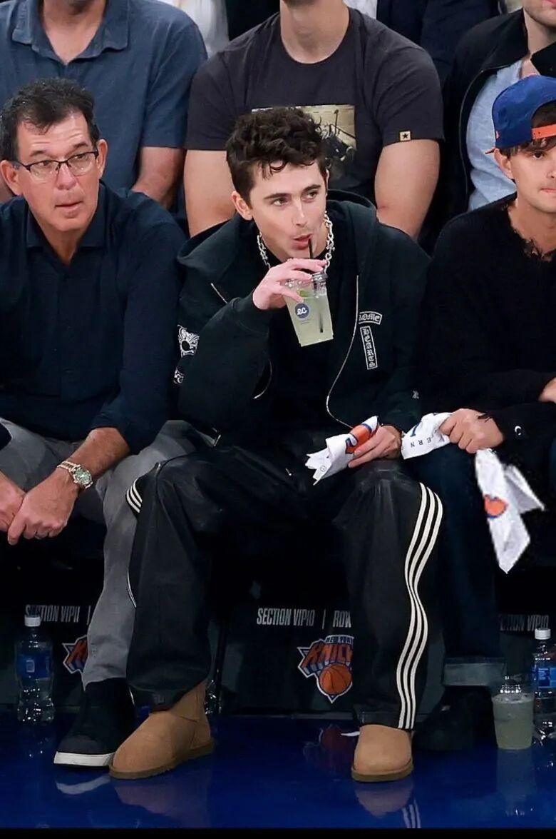 Timothée Chalamet（甜茶）最近在 NBA 看球，被拍到喝这种看起