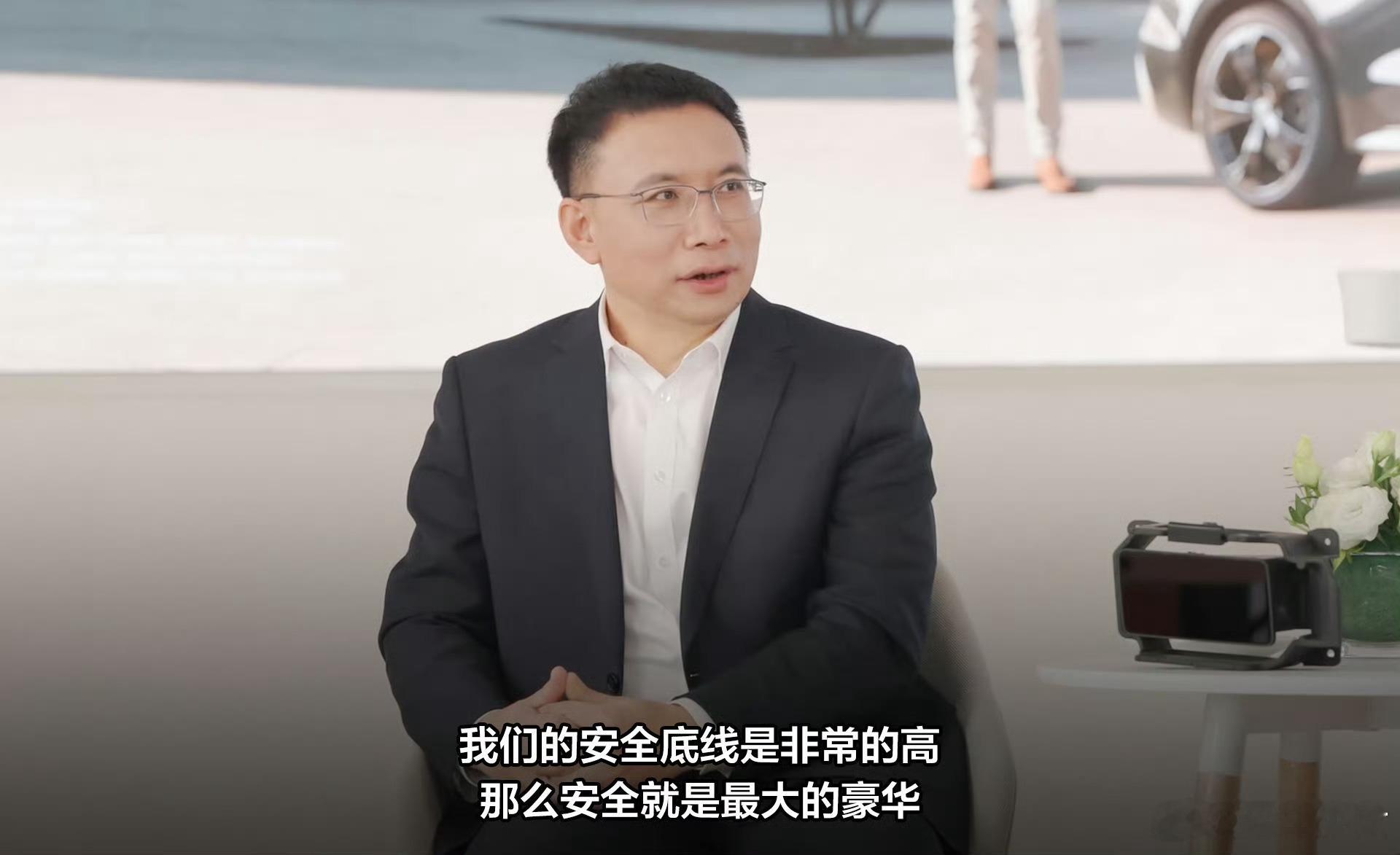 谁说燃油车落地就过时？一汽奥迪A5L乾崑智驾版直接打破这个死循环！郭总一句“一汽