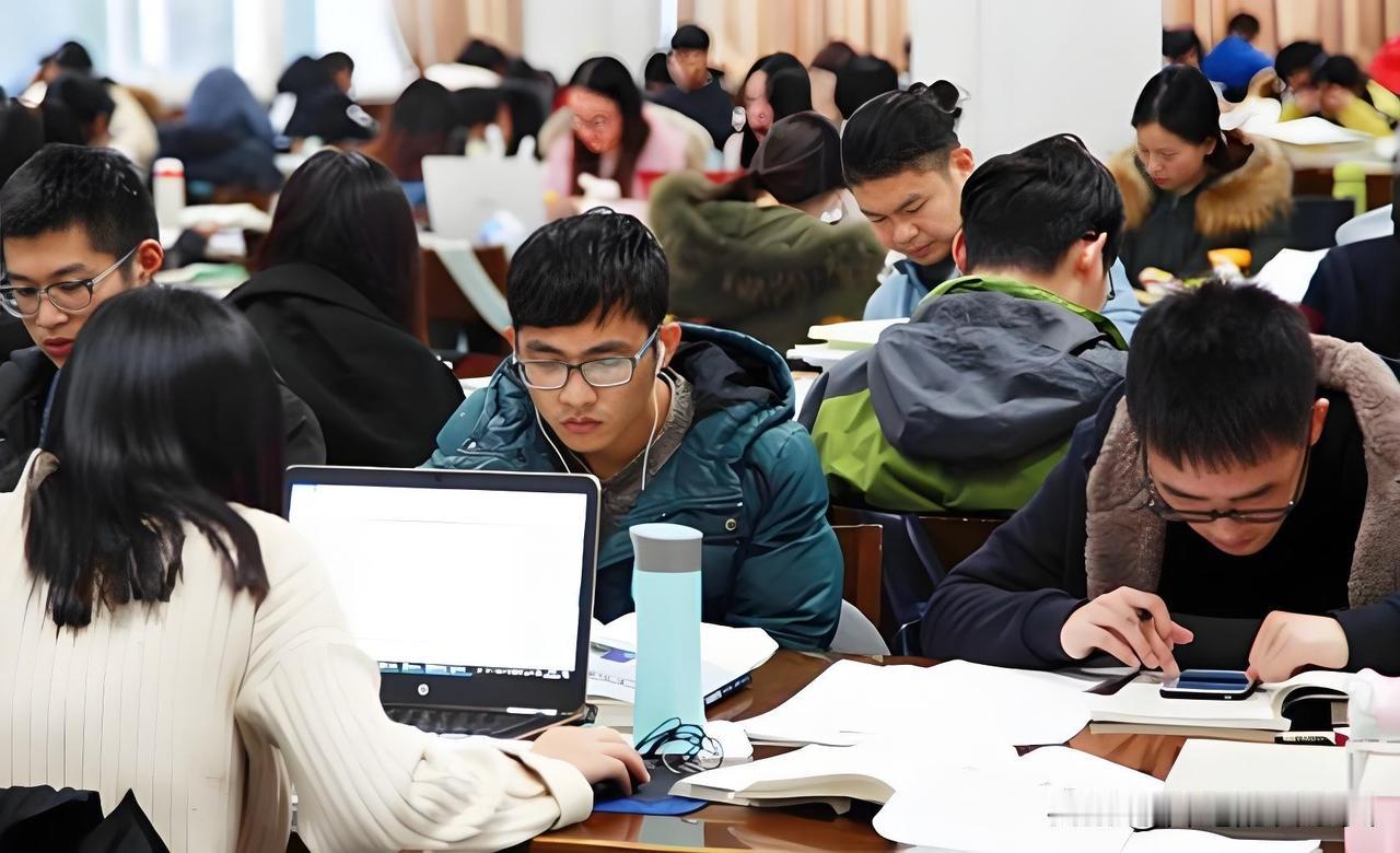 从小到大，我们被灌输最多的一句话就是：一考定终身。所有人把高考神化，仿佛考砸一次