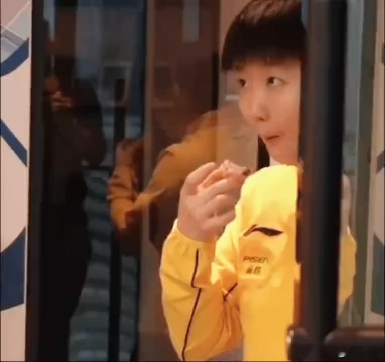 美团 孙颖莎 美团你是会选代言人的！ ​​​