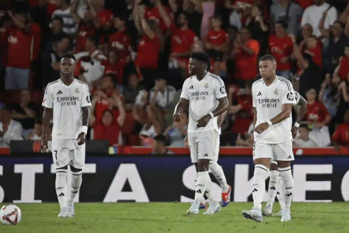 【楚阿梅尼：若再有人骂维尼修斯为猴子，我们会直接离开球场】皇马中场楚阿梅尼在接受