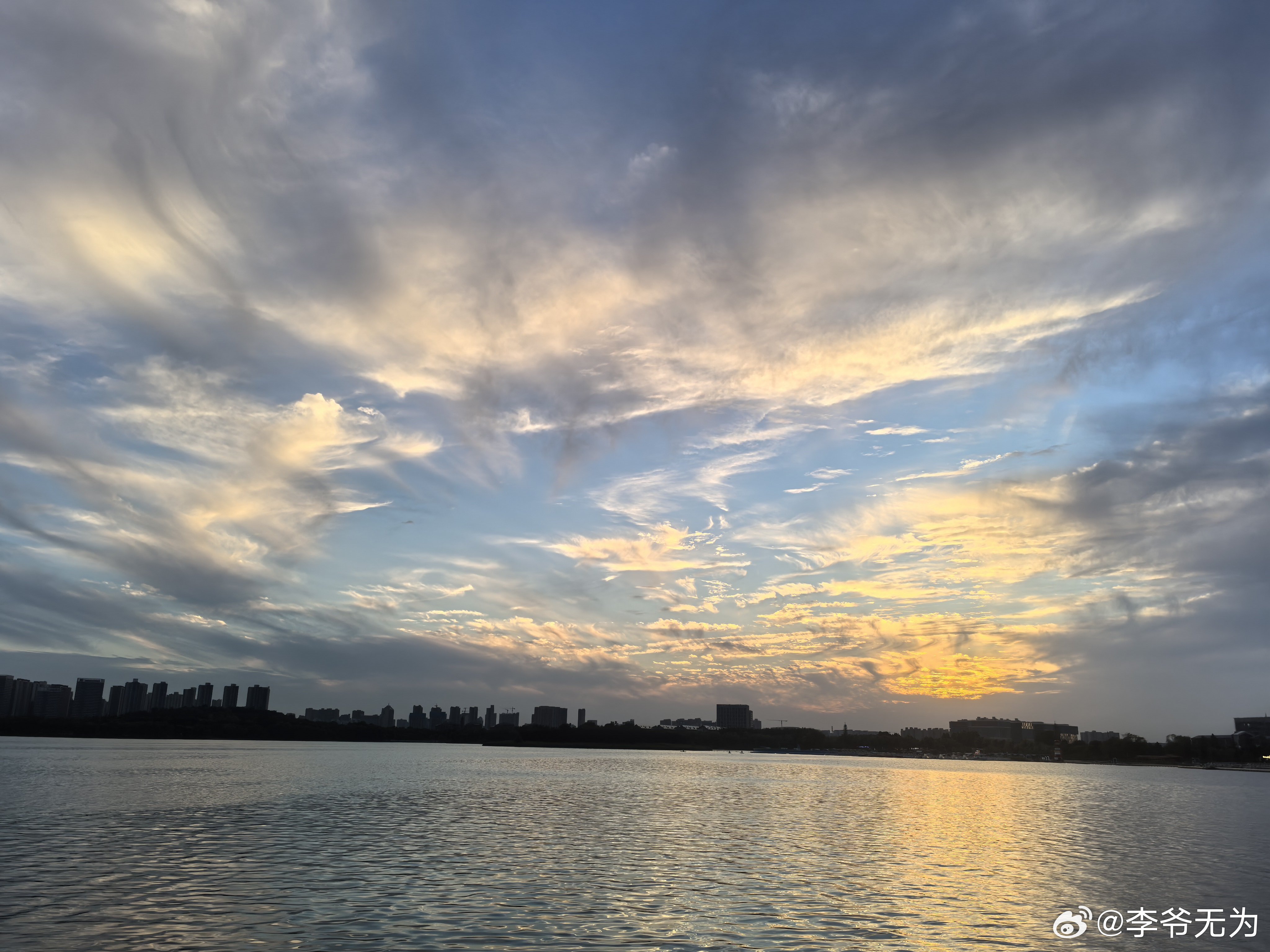 一眼是郑州 凉风习习，金光闪闪。今天这个天，10公里是不是很惬意。