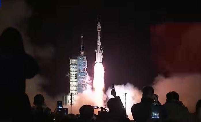 这几天咱们的好消息真是一个接一个，源源不断。
打赢中美贸易战，多家中企固体电池实