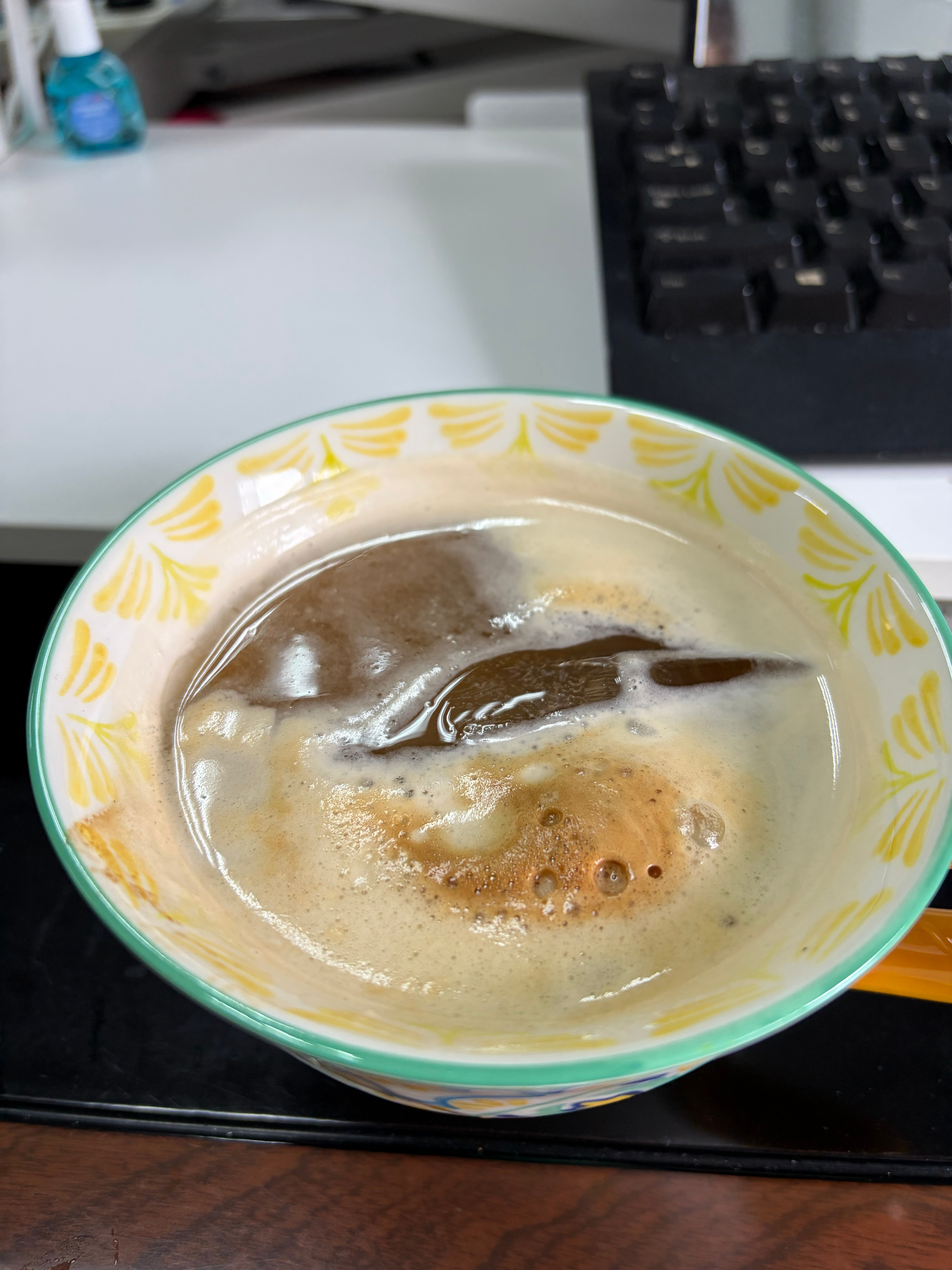 早起一杯冰美式 