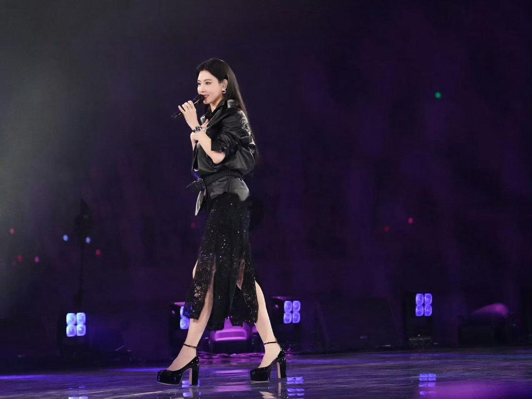 李昊演唱会嘉宾 张柏芝 张柏芝要当李昊演唱会的压轴嘉宾了！花篮只是开胃菜空降才是