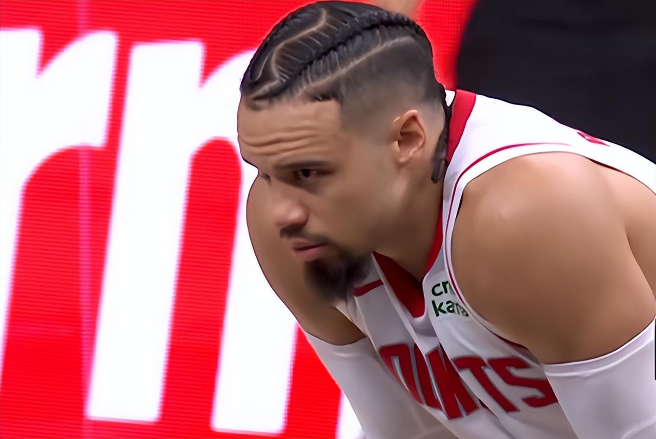 勇士121-116火箭，裁判对狄龙“第3声哨”，杨老师已预判结局
裁判对勇士前锋