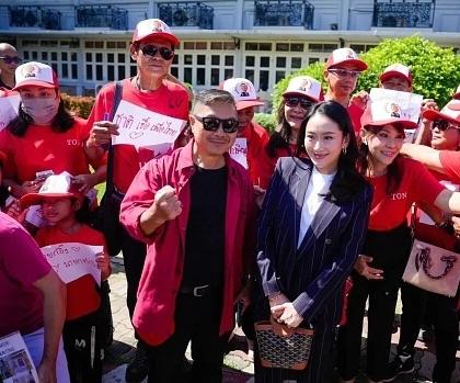 女儿视角：卸下千斤重担的真实反应

作为长女，平通塔的眼泪完全可以理解。他信已7